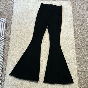 THREE BIRD NEST XL (31) pull on  bell bottom black jeans w raw hem high waist
